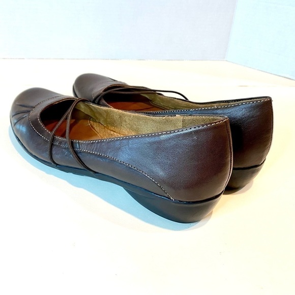 Natural Soul by Naturalizer Merman Brown Flats in Size 11 M - Picture 7 of 13